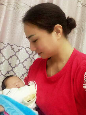 快连母婴-月嫂抱娃照