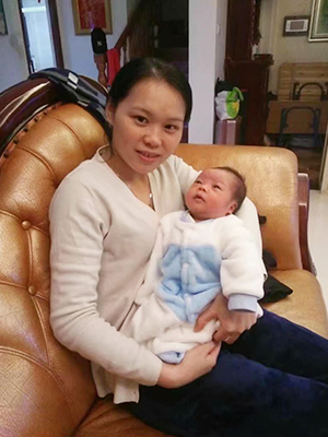 快连母婴-月嫂抱娃照