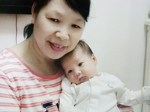 快连母婴月嫂服务很放心 感谢曾阿姨的悉心照顾 快连母婴月嫂服务很放心 感谢曾阿姨的悉心照顾