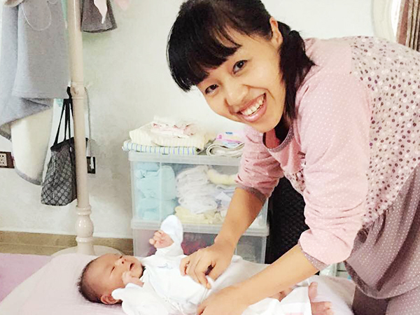 感谢快连月嫂给我安排的信阿姨,月子期间宝宝长得很好 感谢快连月嫂给我安排的信阿姨,月子期间宝宝长得很好