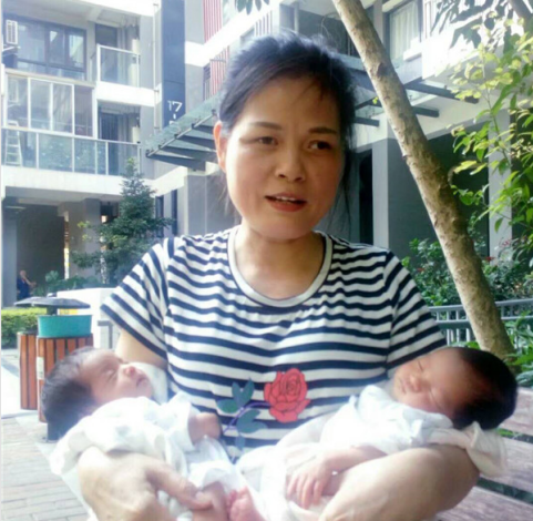 快连月嫂朱伟琼阿姨工作认真负责,服务态度真诚,跟家人相处很不错。 快连月嫂朱伟琼阿姨工作认真负责,服务态度真诚,跟家人相处很不错。